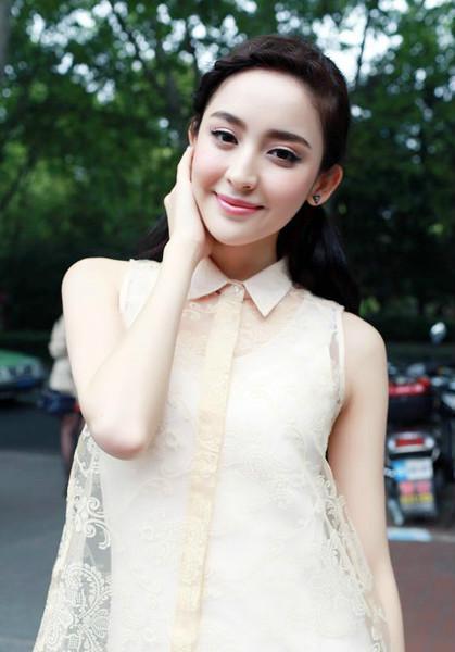 娱乐吃瓜姐娜扎,娱乐圈的瓜田女王，揭秘明星背后的故事